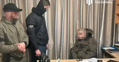 Посадовець одеської Військової академії погрожував і вимагав гроші у курсантів