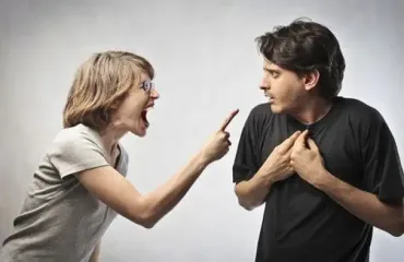 Які три слова потрібно повторювати у складних ситуаціях, під час сварок та конфліктів