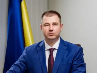 Мільйонна зарплата, сімейний бізнес та сумнівні подарунки: що приховує заступник голови Держаудитслужби Дмитро Хандусенко