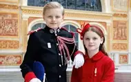 Княжеская семья Монако опубликовала новые портреты Жака и Габриэллы