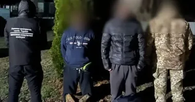 На Закарпатті затримали двох чоловіків, які заплатили $21 тис., щоб втекти до Угорщини