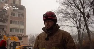 "Я ще не бачив, щоб люди так виживали": надзвичайник про історією порятунку 20-річного хлопця у Тернополі