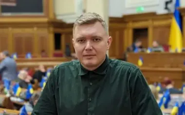 MP Kryvosheiev from Servant of People refused to join Zelenskyy meeting after being told to hand over his phone