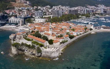 Проблемний курорт: Чорногорія посилює візові правила для росіян