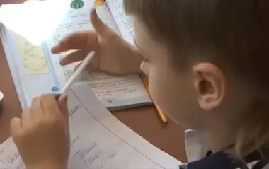 Вчителька показала зошит українського школяра: батьки в мережі влаштували дискусію