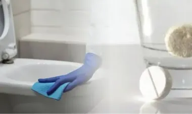 Сверкает как новый: как отмыть желтые пятна на сиденье унитаза