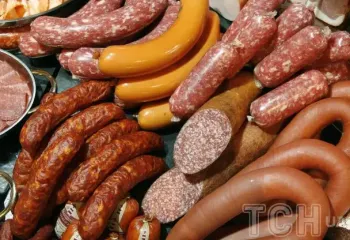 Подорожают ли мясные деликатесы перед праздниками: прогноз экономиста