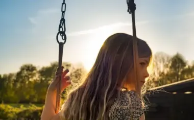 Діти, онлайн-трансляції та інтимний контент: батьків попередили про нову загрозу