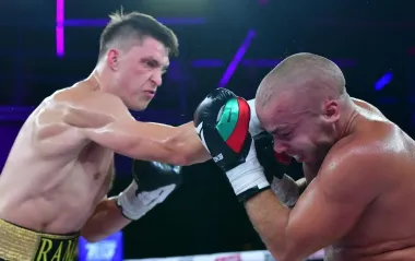 Українець нищівним нокаутом здобув титул WBC: суперника забрала швидка прямо з рингу (відео)