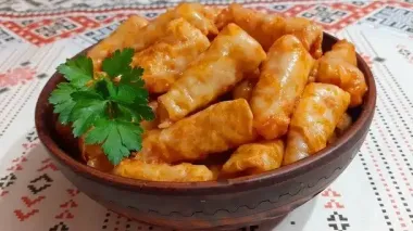 Як правильно тушкувати голубці, щоб начинка була соковитою, а капустяне листя — ідеально ніжним