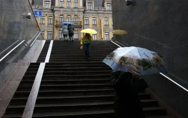 До +15, у низці регіонів дощ: якою буде погода в Україні 24 листопада