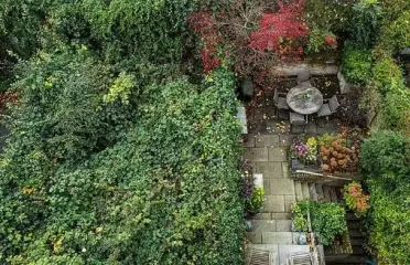 Старий будинок за 4 млн виявився настільки занедбаний, що в ньому знайшли труп