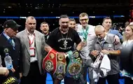 В команде Усика назвали причину отказа от чемпионского пояса по версии WBO