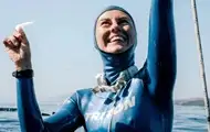 Украинка покорила рекордную глубину, нырнув без снаряжения