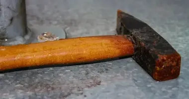 Ударил молотком: в Луцке мужчина во время конфликта убил мать