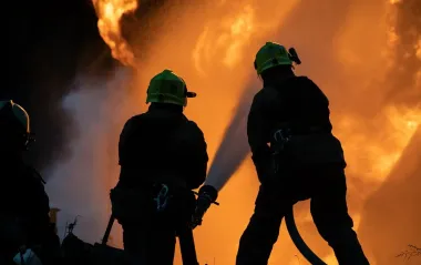 Ракети і дрони з різних боків, прильоти по домах, є загиблий: усе про атаку на Київ