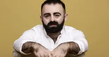 Актер Арам Арзуманян упал в оркестровую яму во время спектакля: артиста госпитализировали