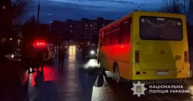 На Львівщині автобус наїхав на жінку – вона загинула на місці