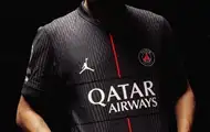 ПСЖ представив четвертий комплект форми на поточний сезон