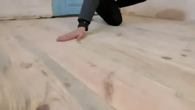 Как утеплить пол за несколько минут: эксперты раскрыли простой лайфхак