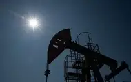 Цены на нефть в мире начали расти после месячного минимума