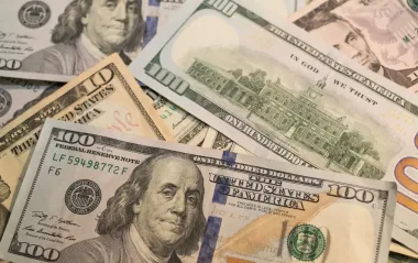 Доллар дешевеет, евро идет вверх: какой курс в обменниках