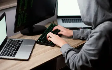 Мошенники начали отправлять украинцам фейковые письма якобы от "Новой почты": как действует схема