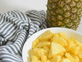 Чому ананас пече язик: розкриваємо секрет фруктового пощипування