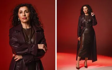 Кожаное платье и бордовый тренч: Надя Матвеева показала модный образ для уверенных женщин