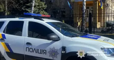 В Полтавской области девушки-подростки выпали из аттракциона, их госпитализировали