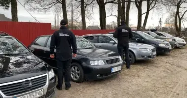 Контрабанда авто под видом помощи для ВСУ: на Волыни будут судить двух дельцов