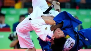 Международная федерация дзюдо возвращает на соревнования российских спортсменов — подробности скандала