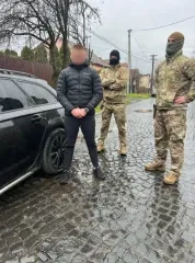 "Билет" за 8 тысяч долларов: как военный-СЗЧшник переправлял уклонистов и чем это закончилось