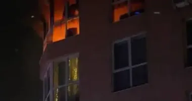 Пожежа в житловому комплексі Києва: на місці працюють ДСНС та "швидка"