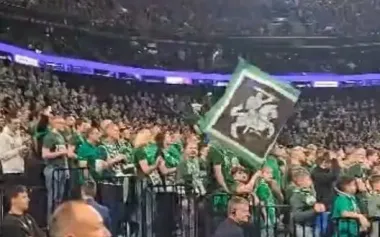 Lithuanian fans chant "Glory to Ukraine" during basketball match between "Žalgiri"s and Spain’s "Baskonia". VIDEO