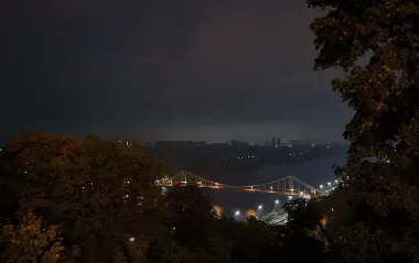 У Києві через атаку перебої зі світлом і водою, повністю знеструмлено Фастів