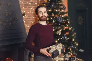 Що категорично не можна дарувати чоловікам на Новий рік 2026: поради нумерологів