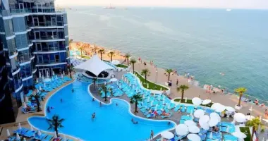 На одному з найкращих пляжів Одеси незаконно збудували готель