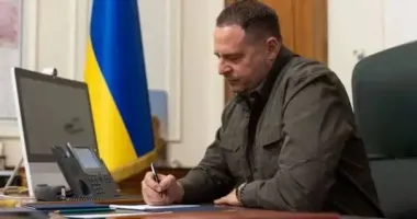 Без Ермака: что будет с Зеленским и Украиной после отставки года