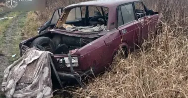 Вражеский дрон попал в авто на Сумщине: есть погибший и раненый