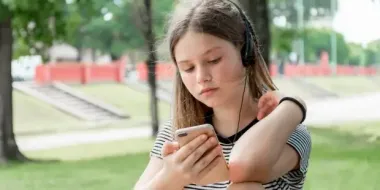 Музика лікує краще за заспокійливі: як плейлист впливає на мозок і тіло