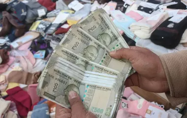 Індійська рупія впала до історичного мінімуму через війну РФ в Україні