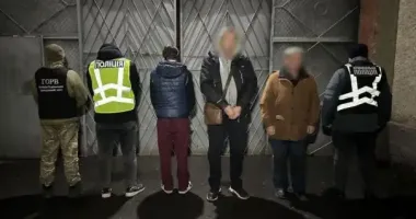В Винницкой области задержали таксиста, который за деньги помогал мужчинам бежать за границу