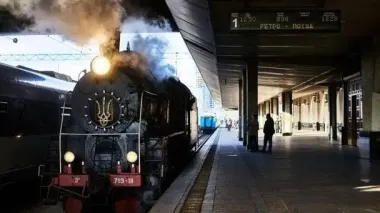 У Києві та Львові курсуватиме святковий ретро-поїзд «Чарівний Експрес»: розклад та деталі