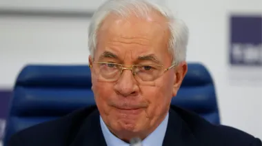 Азарова визнали винним у державній зраді