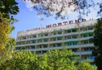 ГУР взяли штурмом санаторий в Конча-Заспе: стрельба, сломанные ворота и раненые военные