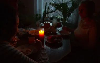 Графики отключений на 4 декабря: где и когда не будет света (список)