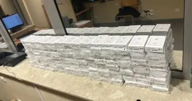 На Львовщине в рейсовом автобусе нашли 150 внешних аккумуляторов Apple на 600 тыс. грн