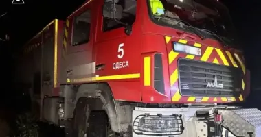 В Одесі росіяни вдарили по рятувальниках, які гасили пожежу після попередньої атаки