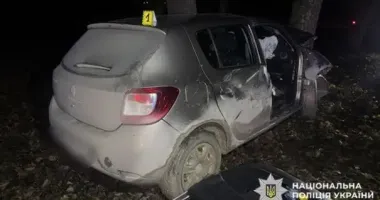 На Хмельниччині легковик врізався в дерево: водій загинув на місці